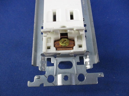 埋込アースターミナル付接地ダブルコンセント(5個入) WTF113238W
