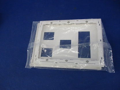 コンセントプレート3連6コ用(4枚入)(ホワイト) WTF8076