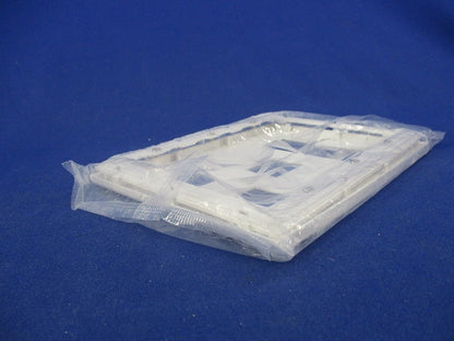 コンセントプレート3連6コ用(4枚入)(ホワイト) WTF8076