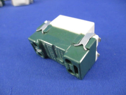 フルカラー埋込スイッチC(3路)(8個入) WN5002