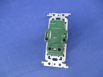 15A・20A兼用埋込アースターミナル付接地コンセント(5個入) WTF19313K