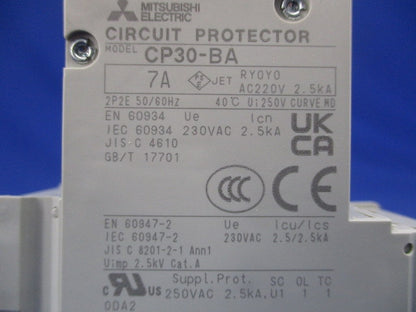 サーキットプロテクタ CP30-BA2P1-MD7AA
