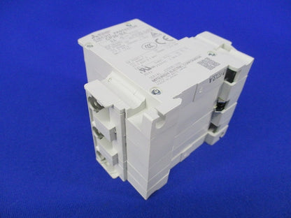 サーキットプロテクタ3P3A CP30-BA