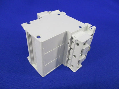 サーキットプロテクタ3P3A CP30-BA