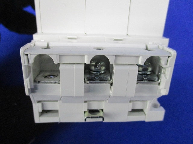 サーキットプロテクタ3P3A CP30-BA