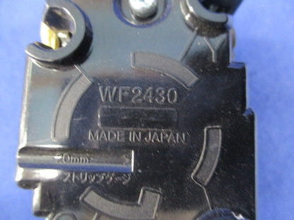 接地3P30A引掛埋込コンセント(2個入) WF2430