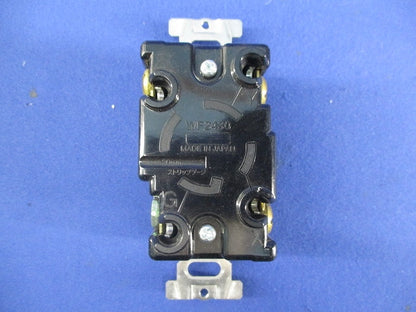 接地3P30A引掛埋込コンセント(2個入) WF2430