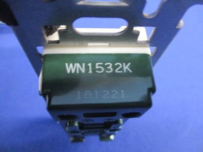 埋込アースターミナル付ダブルコンセント(10個入) WN1532K