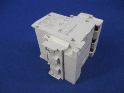 サーキットプロテクタ3P2A(ビス1個無) CP30-BA