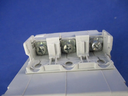 サーキットプロテクタ3P2A(ビス1個無) CP30-BA