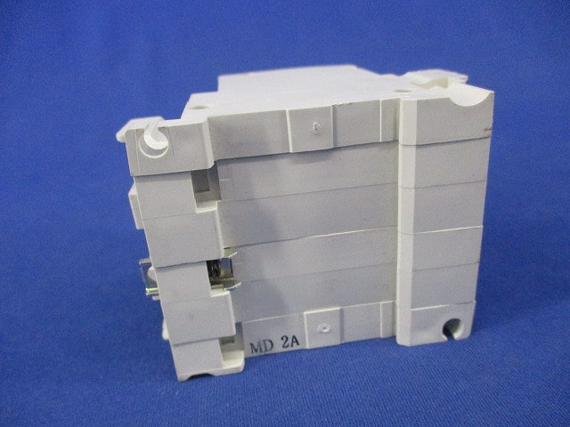 サーキットプロテクタ3P2A(ビス1個無) CP30-BA