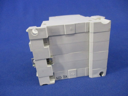 サーキットプロテクタ3P2A(ビス1個無) CP30-BA