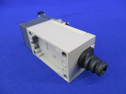小形リミットスイッチ5A250VAC HL-5030