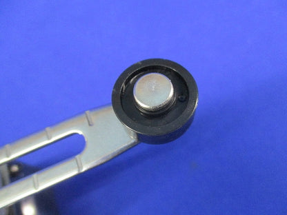 小形リミットスイッチ5A250VAC HL-5030