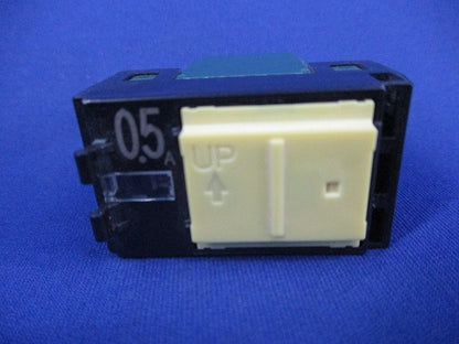 埋込パイロットスイッチC(3路)(3個入) WT52422