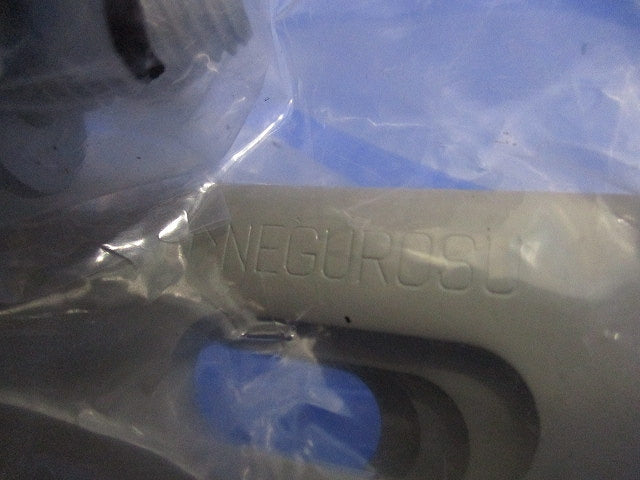 ラックカバー対応垂直支持金具(2対入) SRU1C