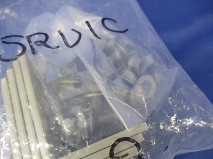 ラックカバー対応垂直支持金具(2対入) SRU1C