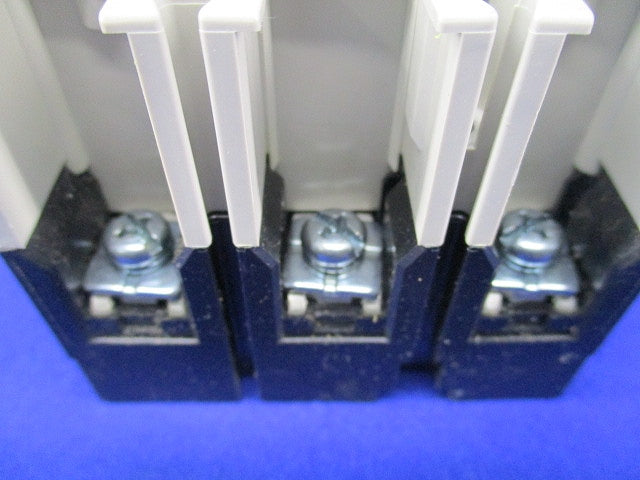 ノーヒューズブレーカ3P30A NF63-HV