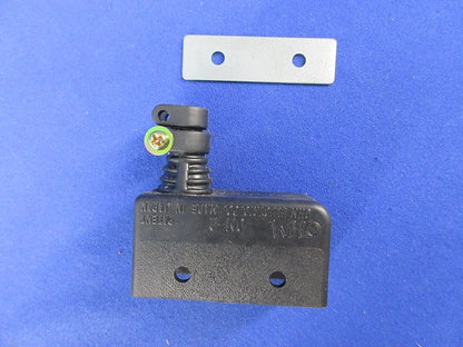 マイクロスイッチ用絶縁カバー(8個入) OM-2