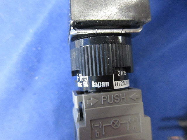 φ16 押しボタンスイッチ(3個入) AH165-TF5W11