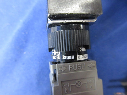 φ16 押しボタンスイッチ(3個入) AH165-TF5W11