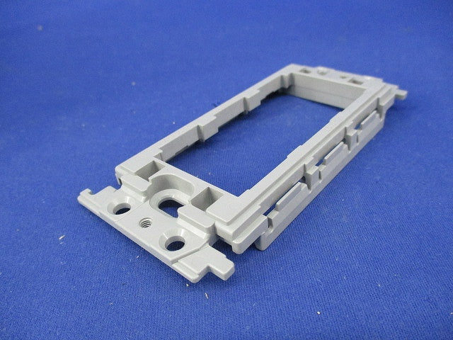 埋込絶縁コンセント取付枠(10個入) WTF3710K