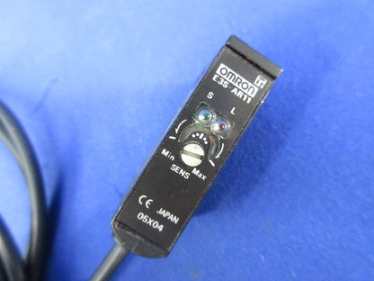 アンプ内蔵光電センサ E3S-AR11