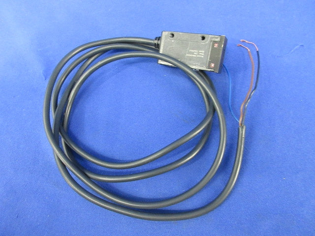 アンプ内蔵光電センサ E3S-AR11