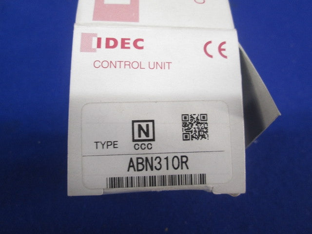 φ30 TWNシリーズ 押ボタンスイッチ(大形・モメンタリ形・赤色) ABN310R