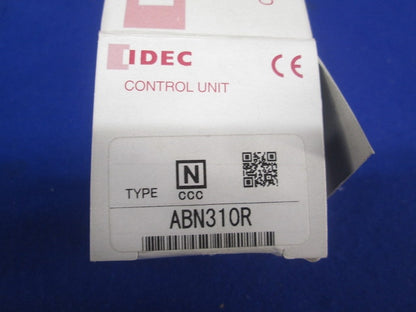 φ30 TWNシリーズ 押ボタンスイッチ(大形・モメンタリ形・赤色) ABN310R