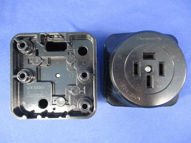 接地3P20A角型コンセント(2個入) WK1420