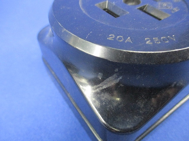 接地3P20A角型コンセント(2個入) WK1420