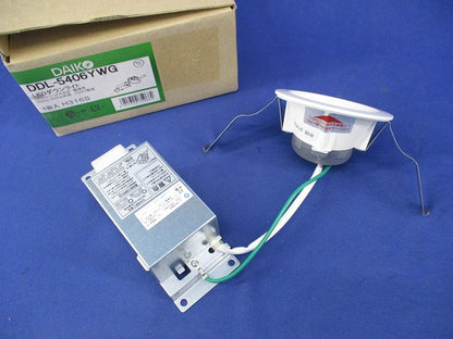 LEDダウンライトφ75(傾斜天井用・防雨形)電球色 DDL-5406YWG