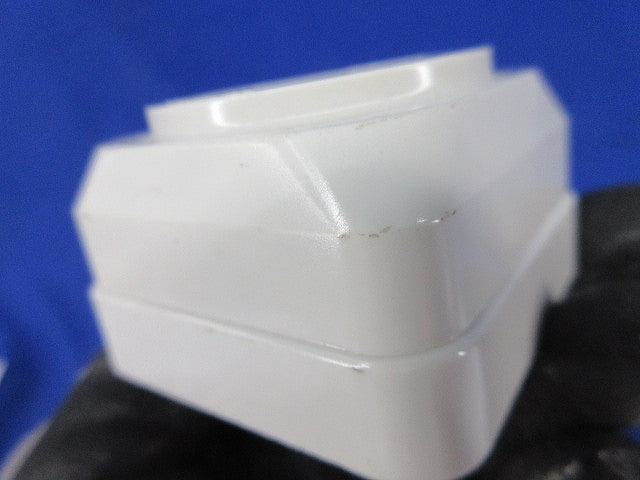 露出形接地極付コンセント(2個入) JE-4152
