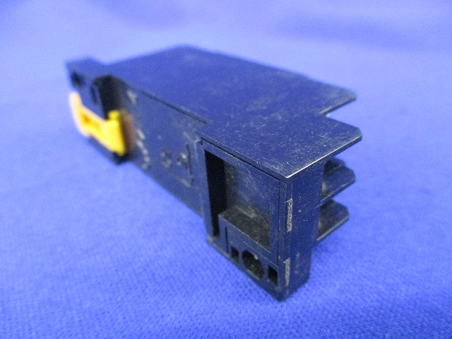 共用ソケット(3個入) PYF08A