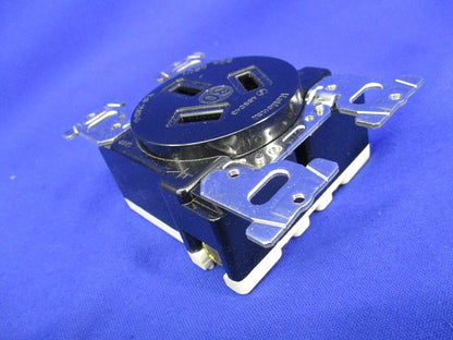 3P30A埋込コンセント(4個入)National WF1330K