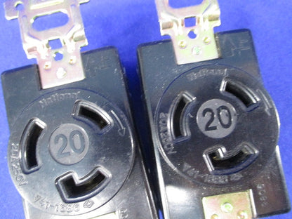 接地2P20A引掛埋込コンセント(4個入) WF2520