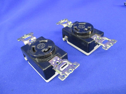 接地2P20A引掛埋込コンセント(4個入) WF2520