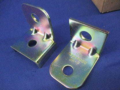 ダクターチャンネル斜め吊り金具(10個入) DHF-W3