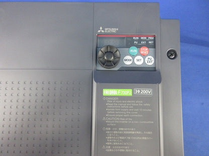 汎用インバータ(三相200〜240V) FR-F720PJ-15K