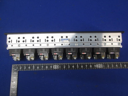 多窓集合表示灯 AP30F-0108X3-S-