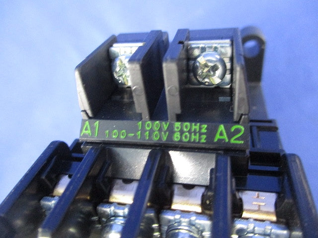 電磁開閉器100V2.8-4.2A SC-03+TR-0N
