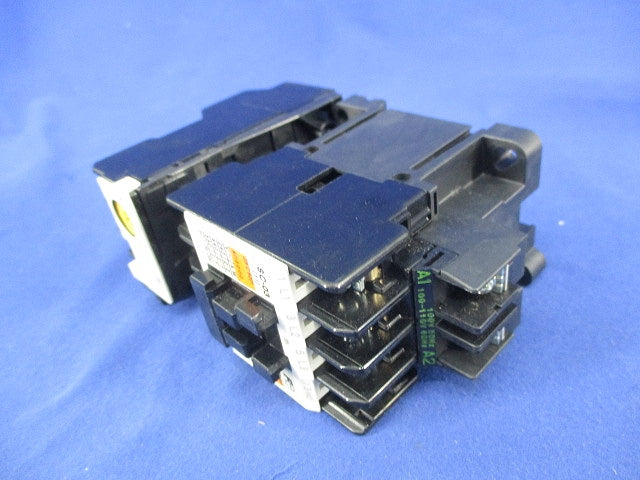 電磁開閉器100V2.8-4.2A SC-03+TR-0N