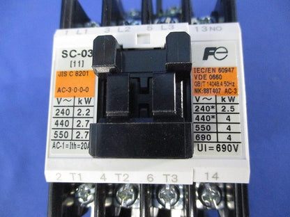 電磁開閉器100V2.8-4.2A SC-03+TR-0N