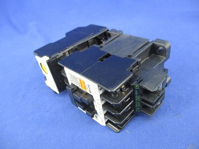 電磁開閉器100V5-8A SC-03+TR-0N