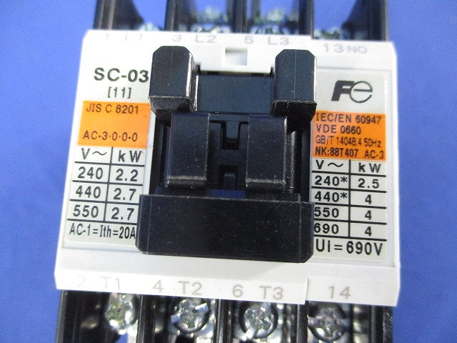 電磁開閉器100V5-8A SC-03+TR-0N