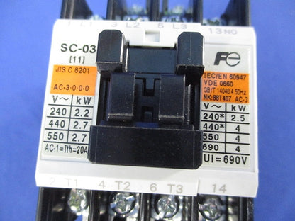電磁開閉器100V5-8A SC-03+TR-0N