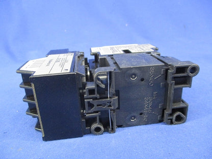 電磁開閉器100V5-8A SC-03+TR-0N