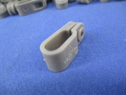 VVFケーブル用サドル(130個入)(特殊釘30個不足) VF-203