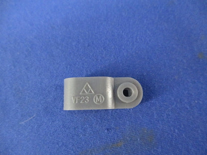 VVFケーブル用サドル(130個入)(特殊釘30個不足) VF-203